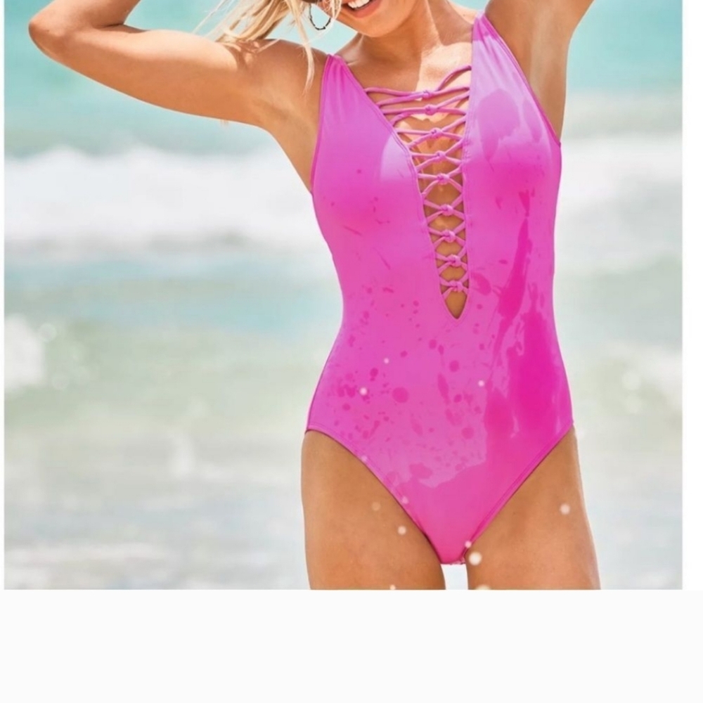 Isle Lattice One-Piece Swimsuit Plumeria Pink Hot Pink Aura NWT
